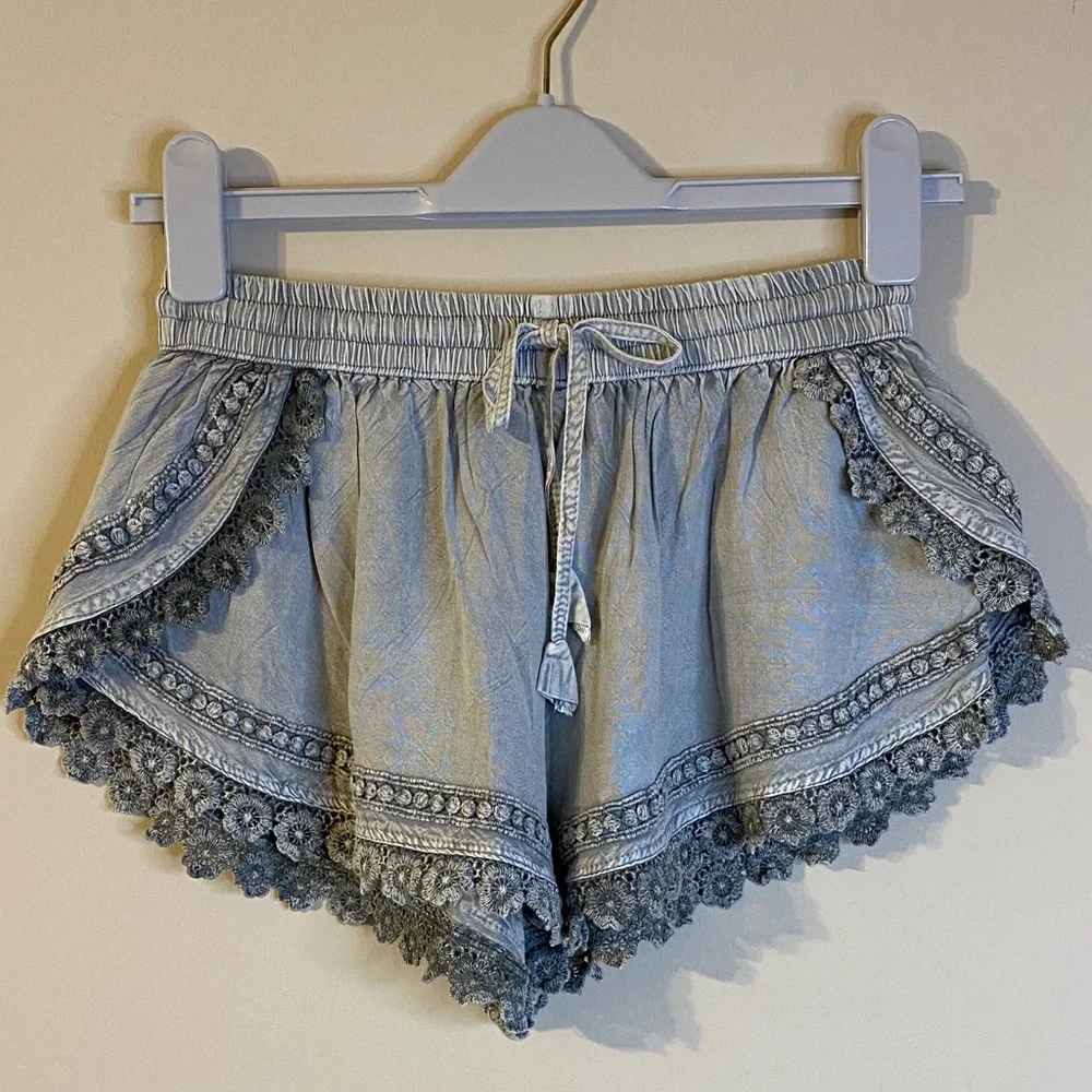 Devi Lace Trim Women Shorts One Size